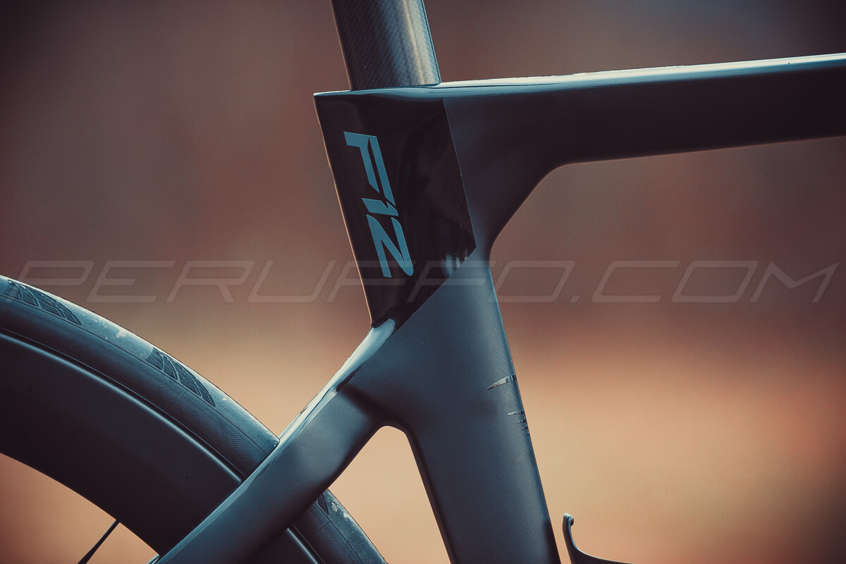 Pinarello Dogma F12 Disk 430 Black On Black