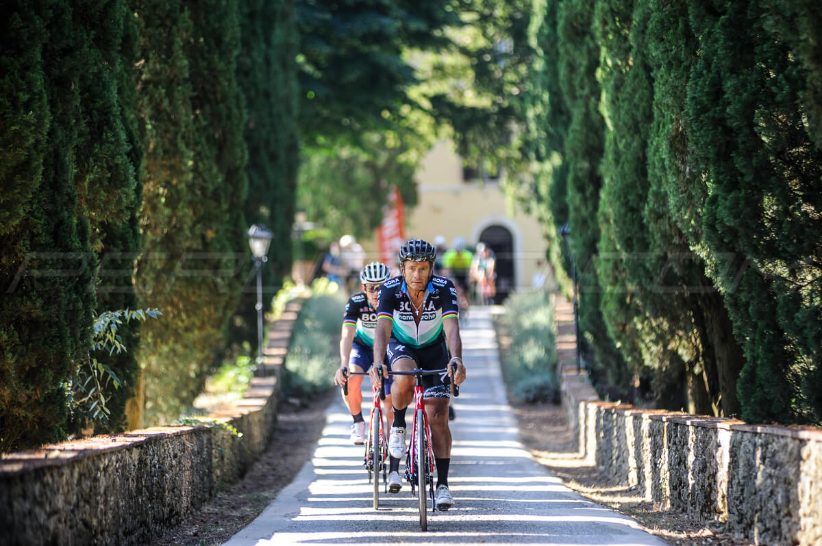 Sgambata prima della Strade Bianche