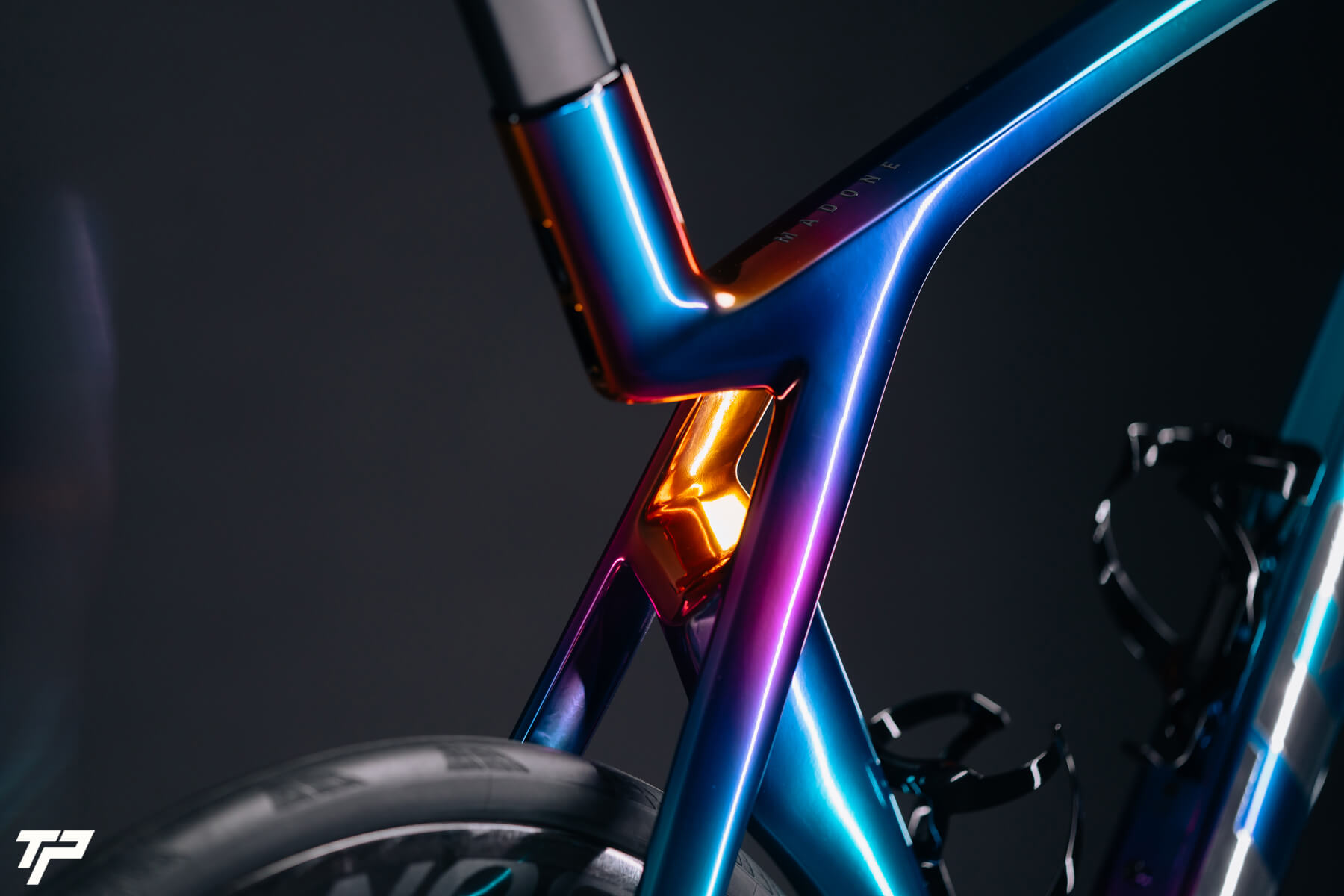 Trek Madone Chroma Ultra-iridiscent: a unique livery