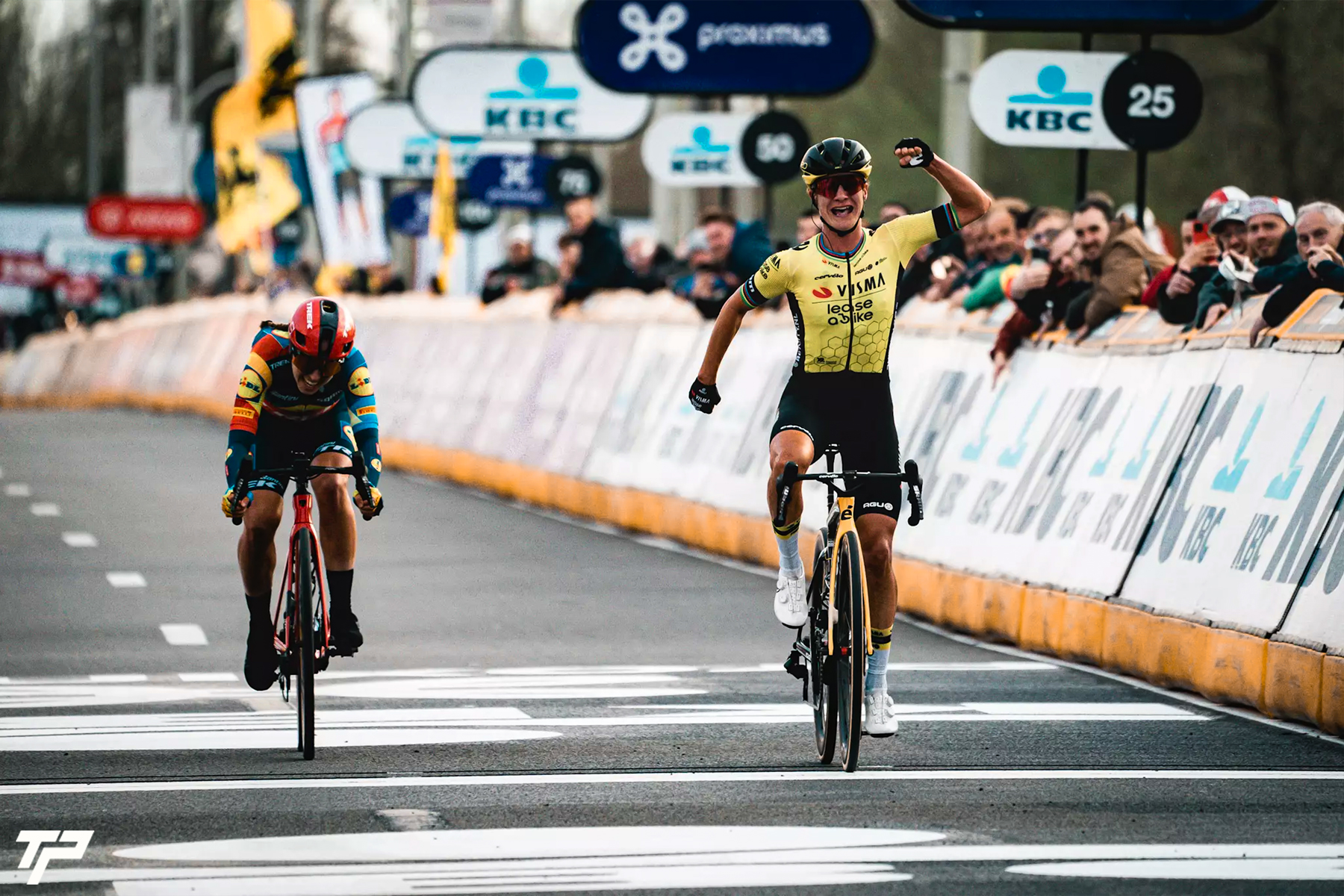 The Dwars door Vlaanderen is tinged yellow: historic double for the hornets