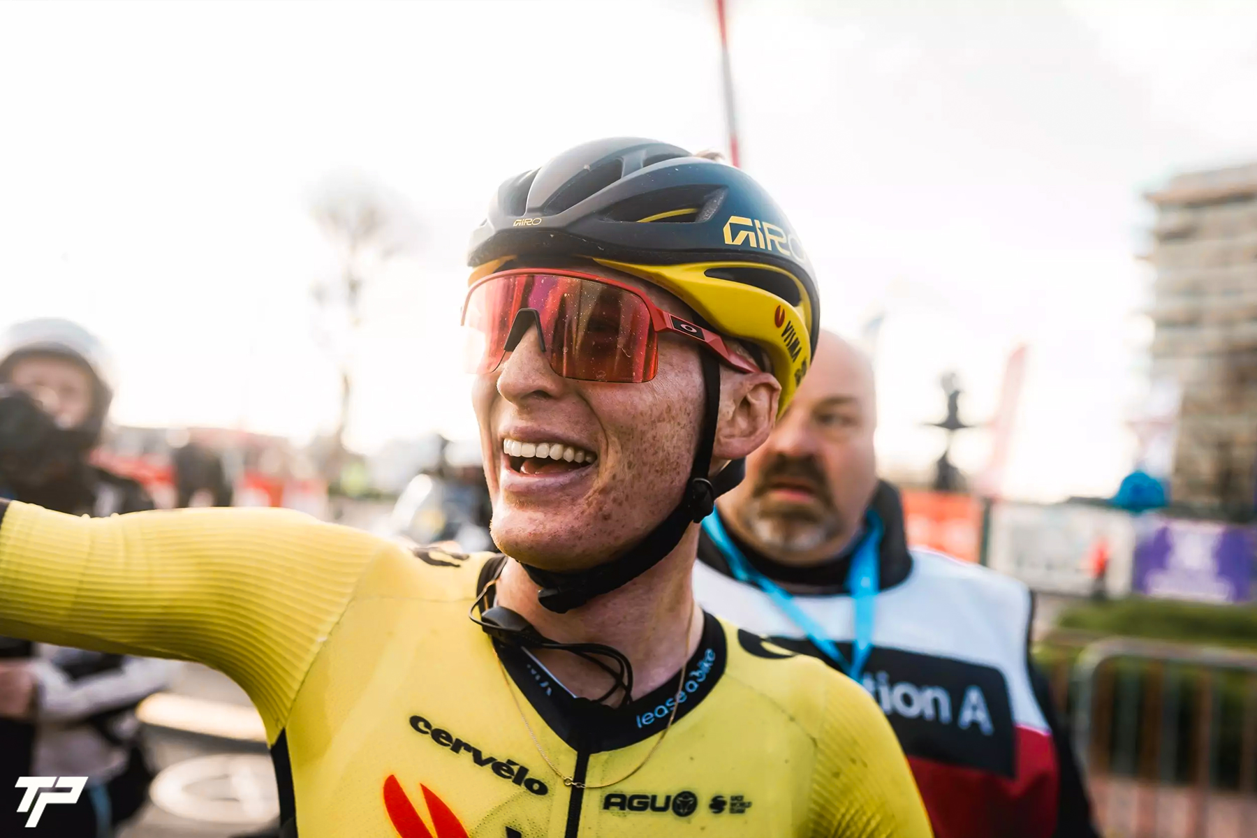 The Dwars door Vlaanderen is tinged yellow: historic double for the hornets