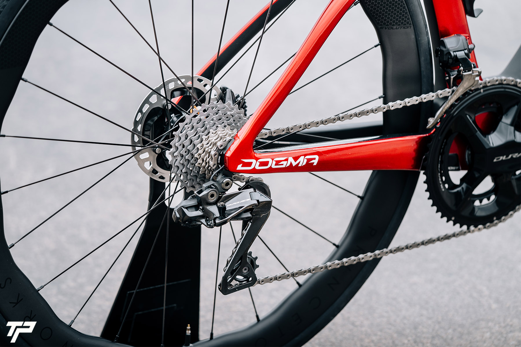 PINARELLO NEW DOGMA F: Red sky at night, fair weather in sight