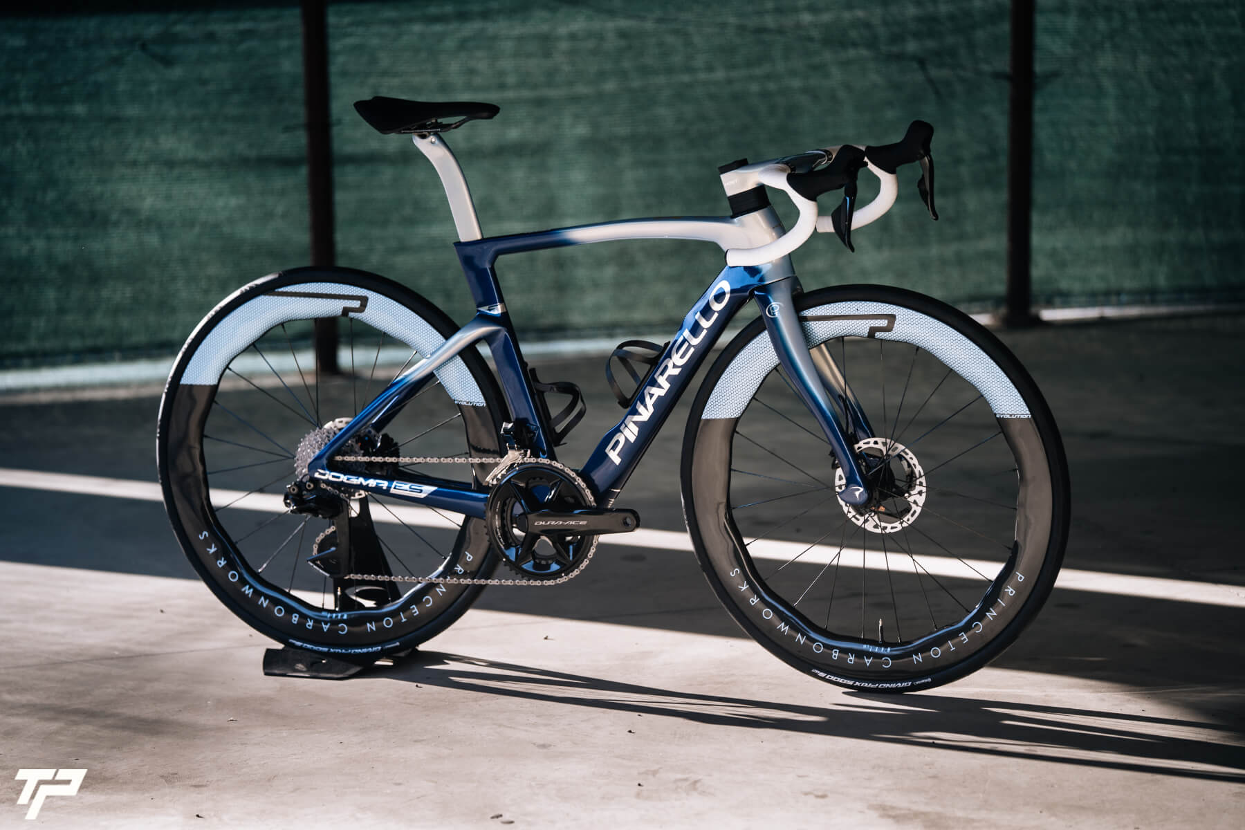 Pinarello New Dogma F: 50 Anni di Vittorie nei Grand Tour, la Leggenda Continua