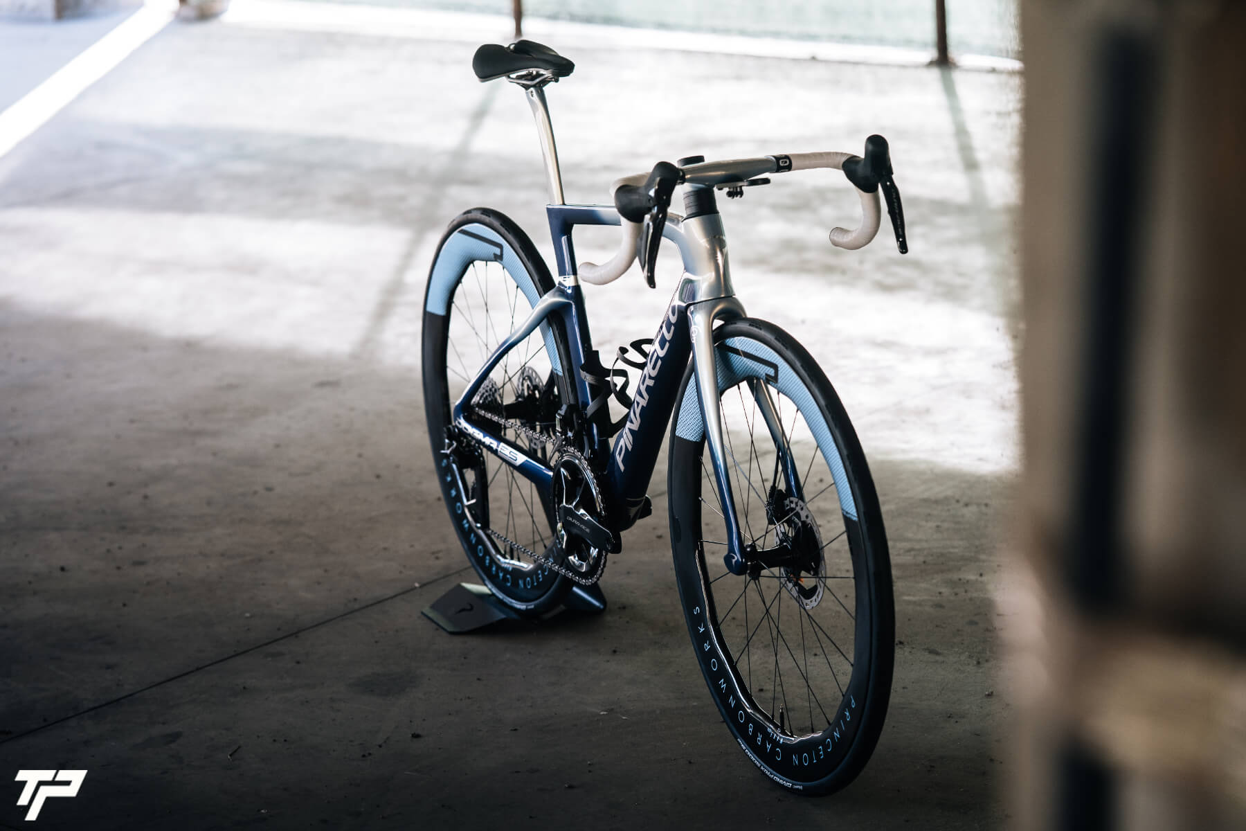 Pinarello New Dogma F: 50 Anni di Vittorie nei Grand Tour, la Leggenda Continua