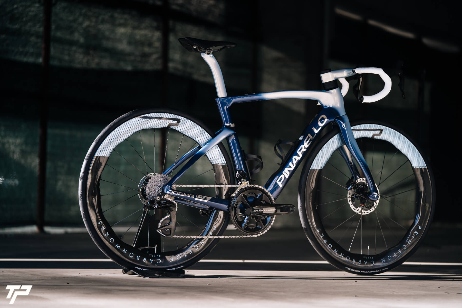 Pinarello New Dogma F: 50 Anni di Vittorie nei Grand Tour, la Leggenda Continua