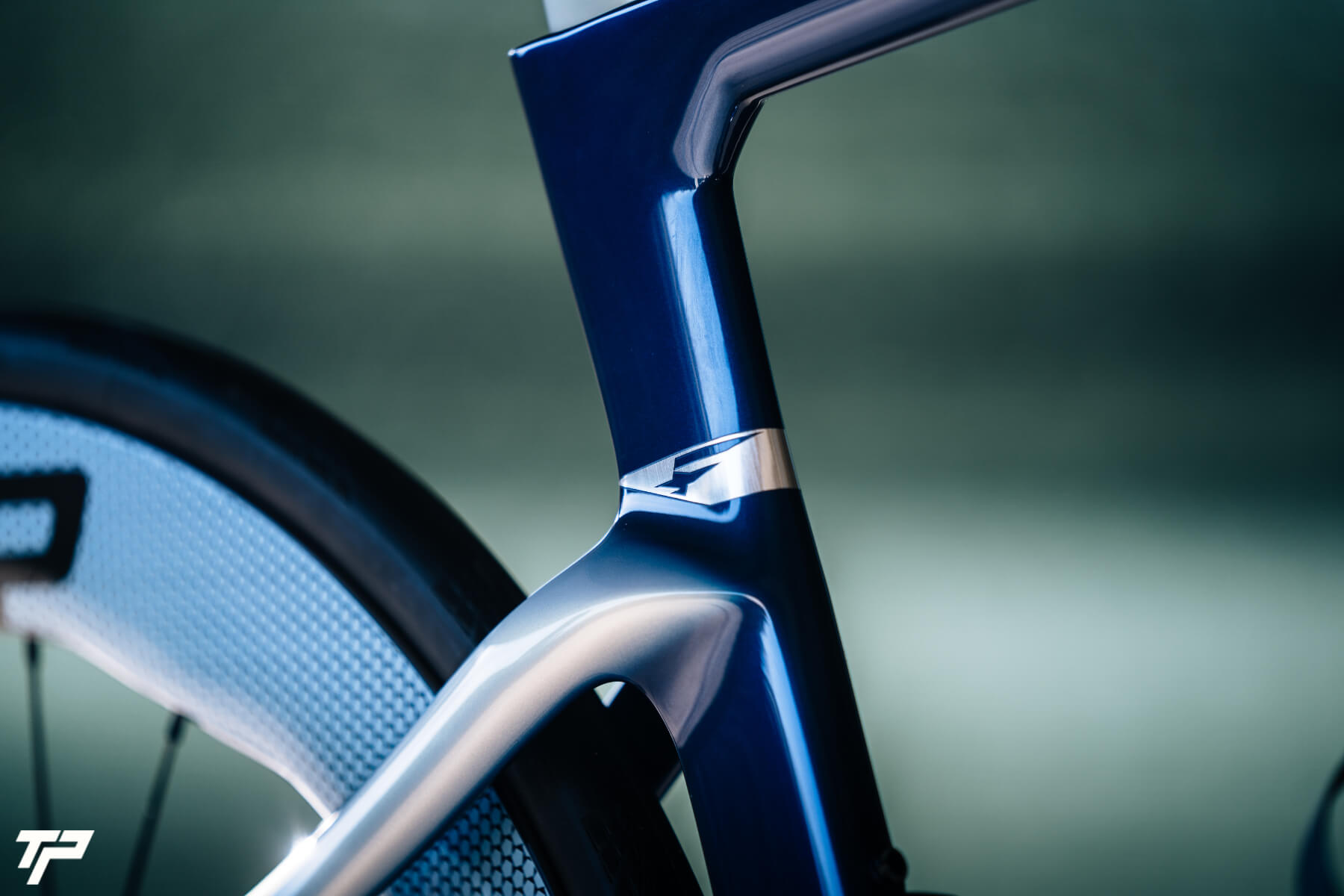 Pinarello New Dogma F: 50 Anni di Vittorie nei Grand Tour, la Leggenda Continua