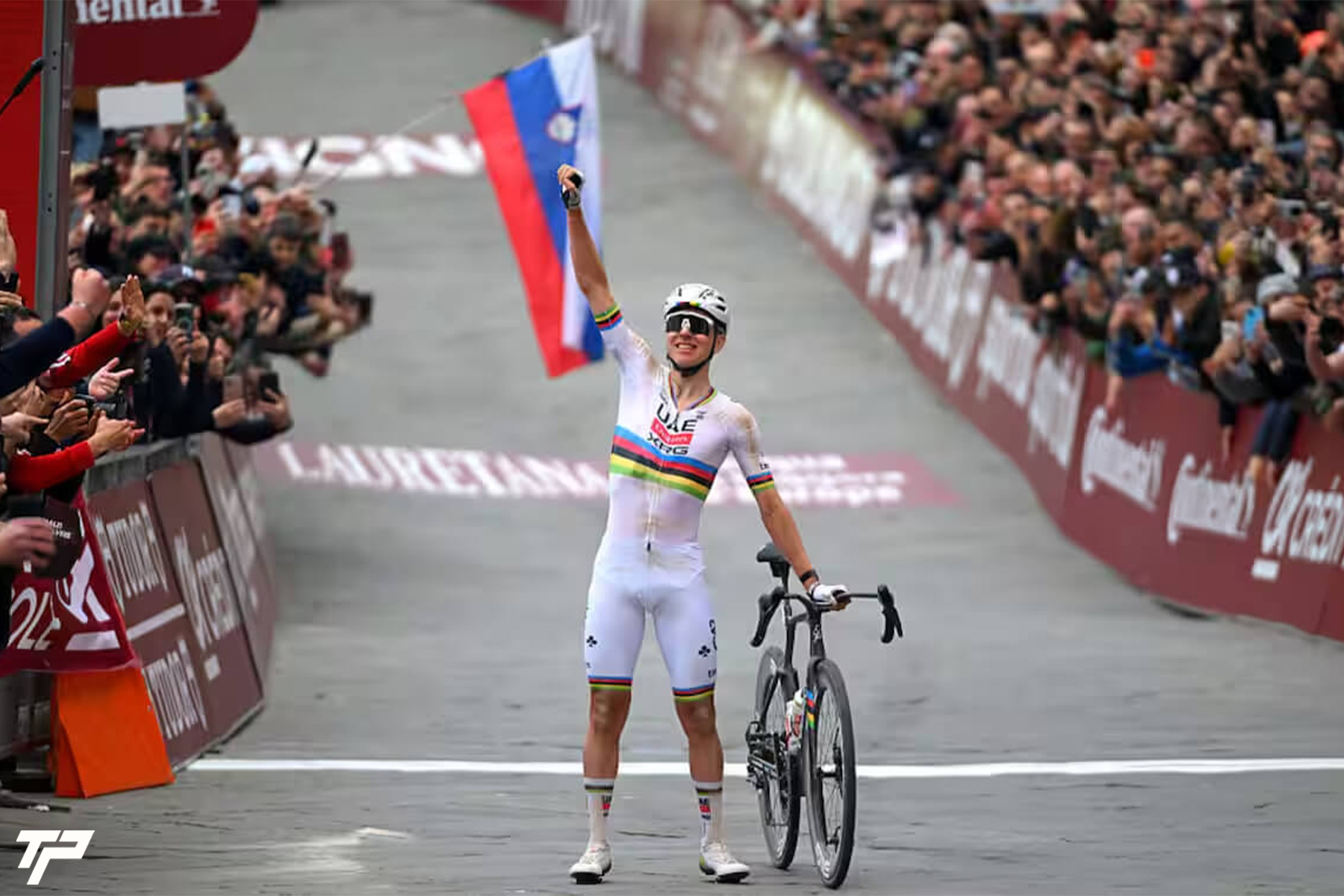 Poker d'Assi nella Polvere: Il record di Pogačar a Siena