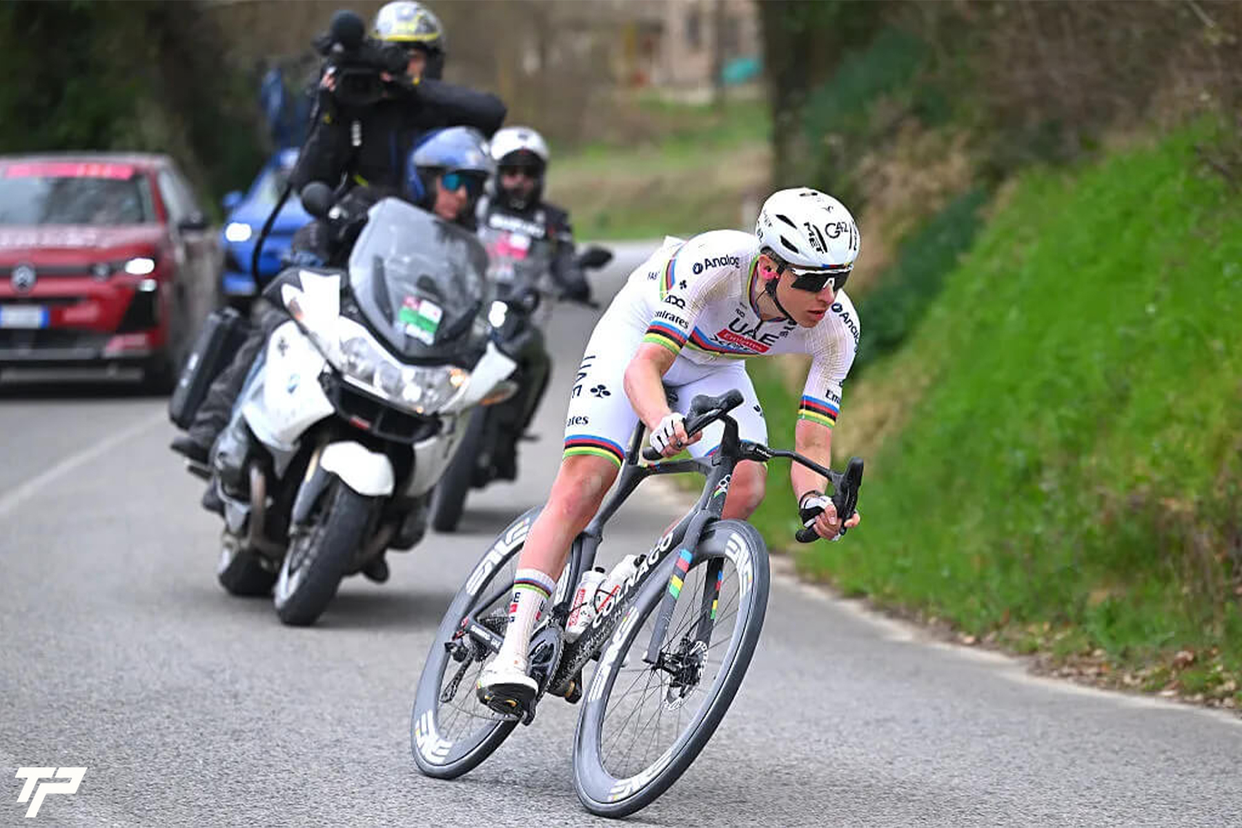 Poker d'Assi nella Polvere: Il record di Pogačar a Siena