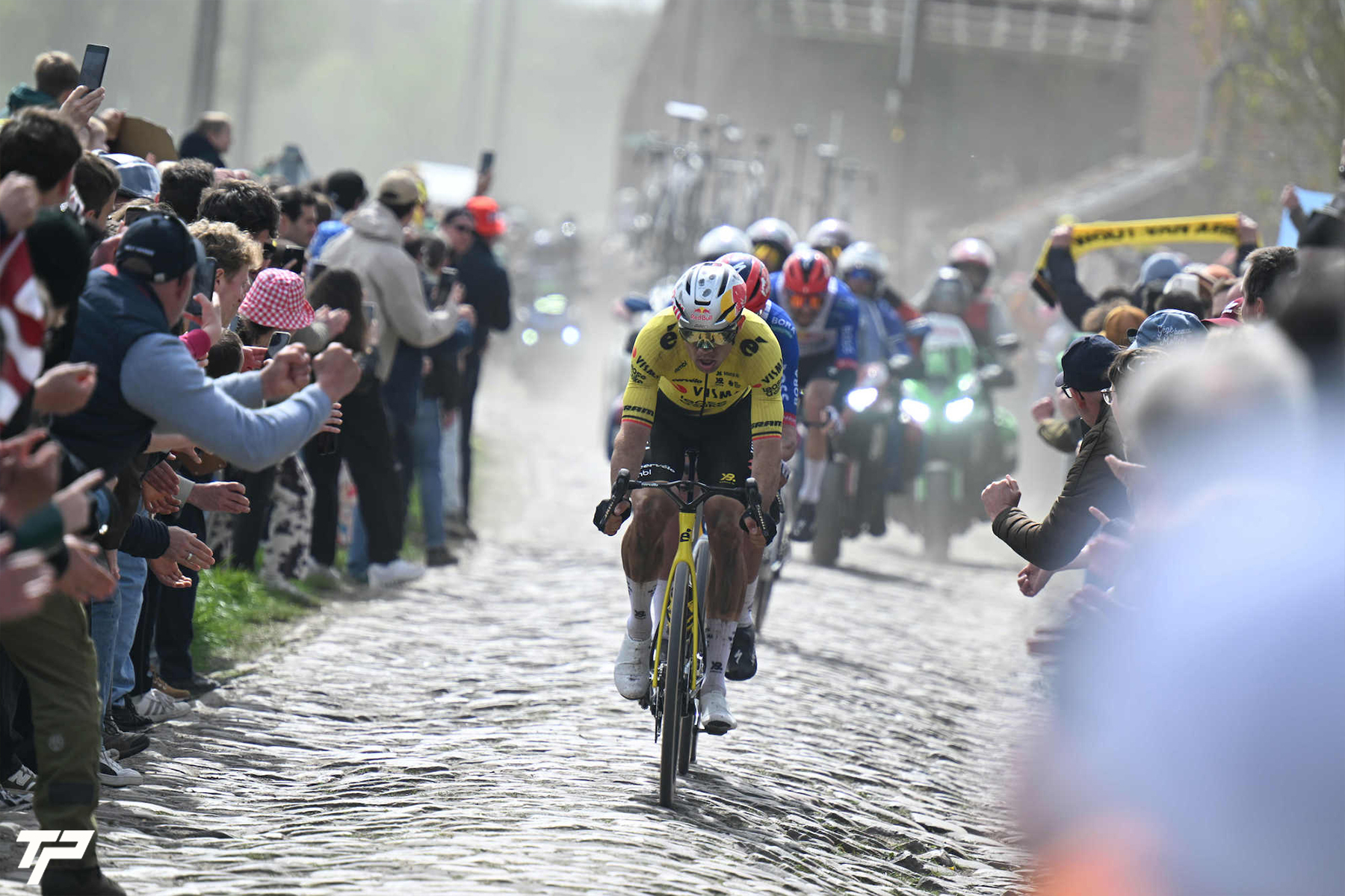 Van Aert triumphs at Roubaix: The Hell of the North crowns its new Angel