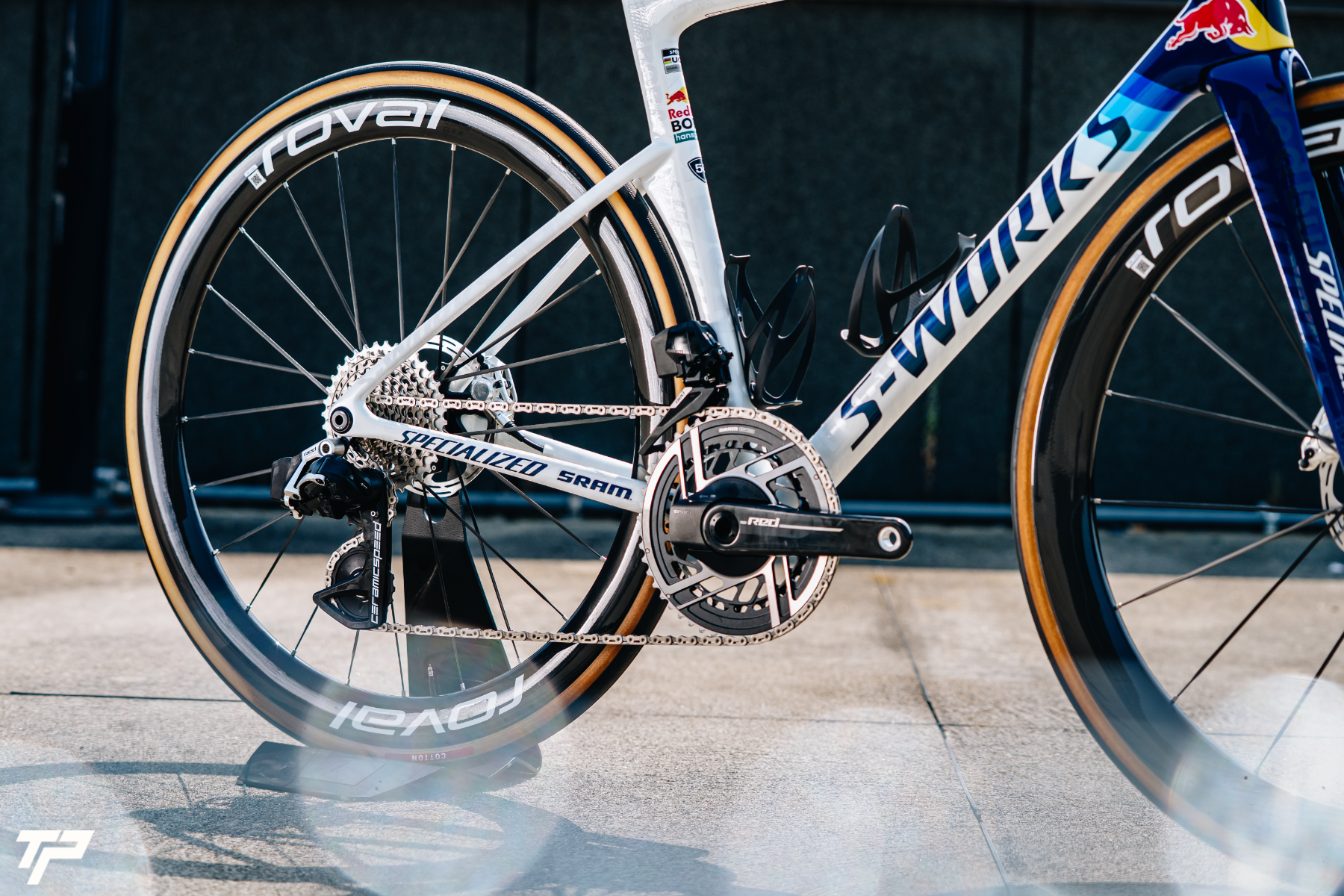 Specialized S-Works Tarmac SL9: lo spirito Red Bull - BORA - hansgrohe