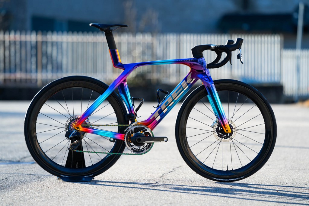 Trek Madone Chroma Ultra-iridiscent: a unique livery