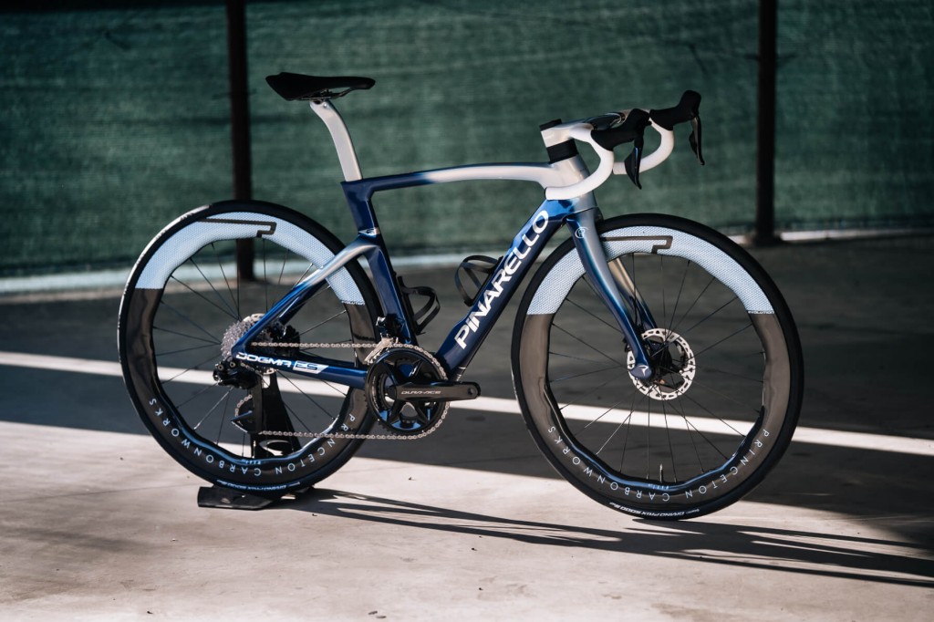 Pinarello New Dogma F: 50 Anni di Vittorie nei Grand Tour, la Leggenda Continua