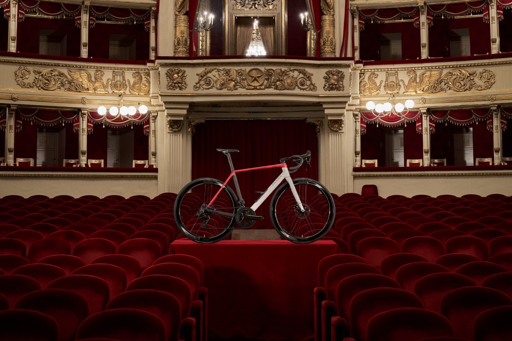 Colnago C72 La Scala: Symphonic Cadence